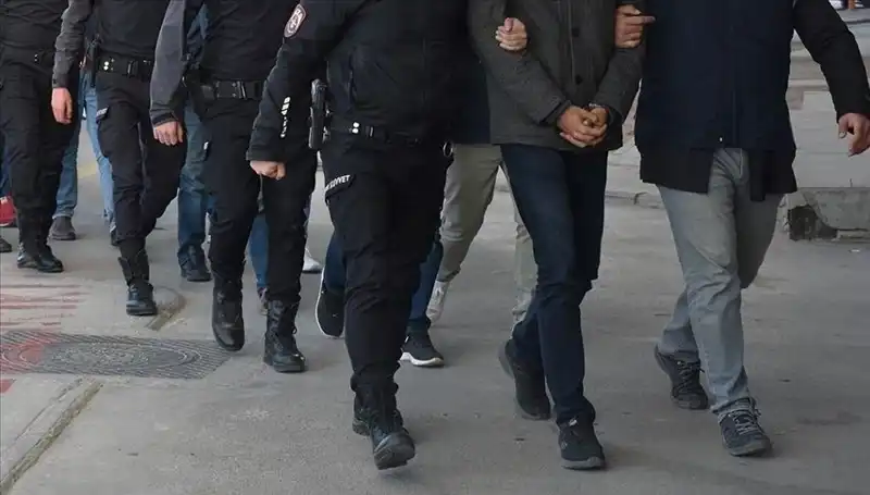 Türkiye Genelinde FETÖ Operasyonunda 10 Gözaltı: Sıcak Gelişmeler!