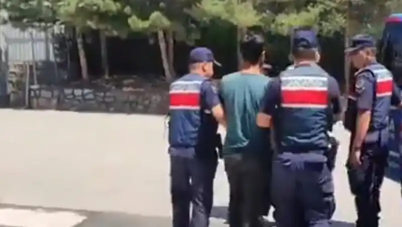 Türkiye'de DAEŞ'e Yönelik 14 İlde Dev Operasyon: 26 Gözaltı!