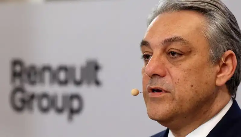 Renault'da Şok İstifa: Üst Düzey Yönetici Görevinden Ayrıldı!