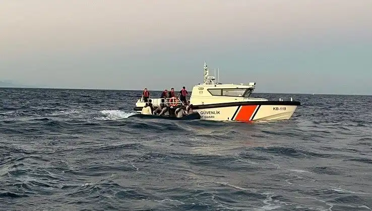 Ayvacık Açıklarında Göçmen Operasyonu: 17 Kişi Yakalandı!