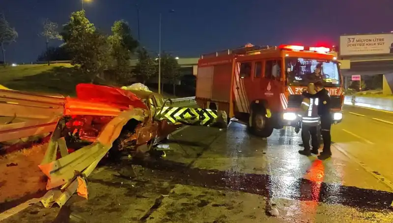 Bariyer Kazası: Otomobile Saplanan Bariyer Sürücüyü Ağır Yaraladı