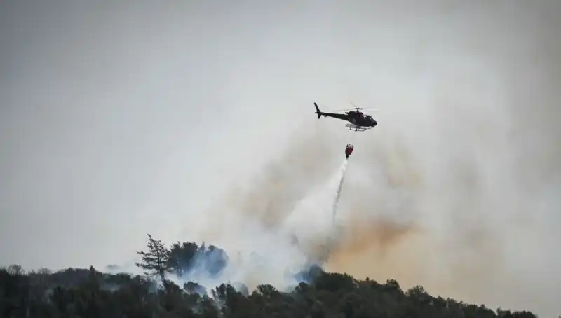 Marsilya'da Orman Yangınları Başladı: Havalimanı Kapanma Tehditi Altında