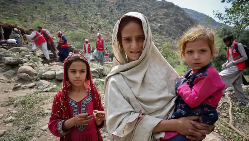 Afganistan'da Gece Yarısı Gelen Deprem: 2000'den Fazla Can Yitti