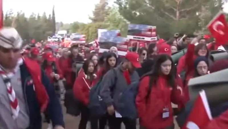 Çanakkale Zaferi'nin 110. Yıldönümünde 57. Alay Vefa Yürüyüşü Düzenlendi
