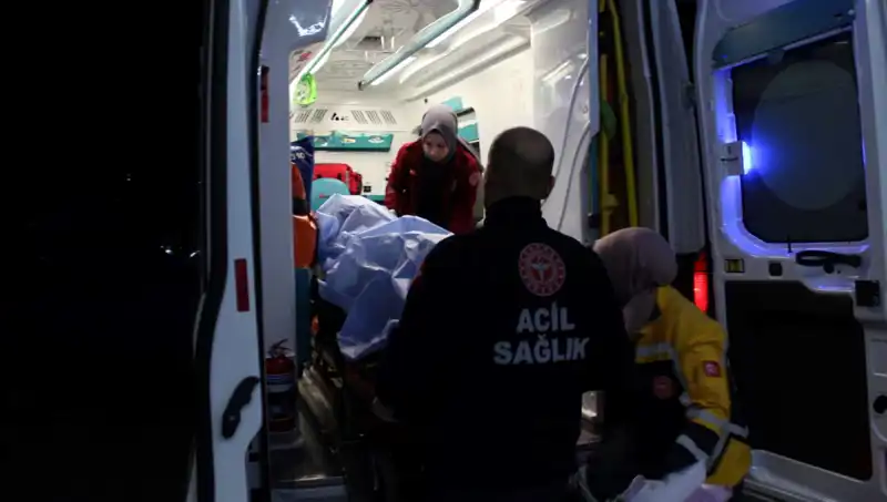 Küfürleşme Kavgası: Sokakta Kan Aktı, Olay Yerinde Şok Gelişmeler!