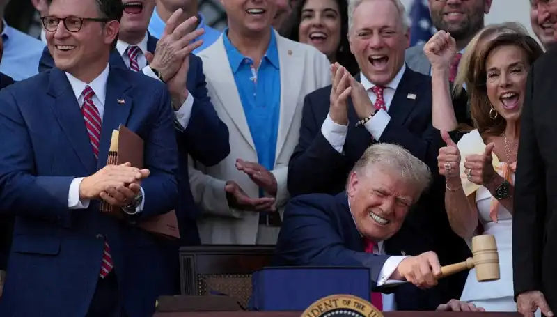 Trump'tan İstihdamı Dönüştürecek Büyük Yasa: Tüm Detaylar Burada!