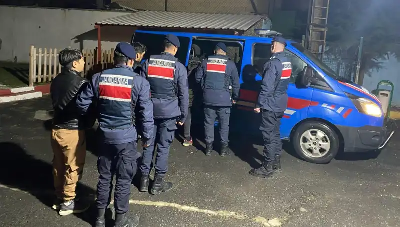 Edirne'de Düzensiz Göçmen Yakalama Operasyonu: Güncel Bilgiler ve Detaylar