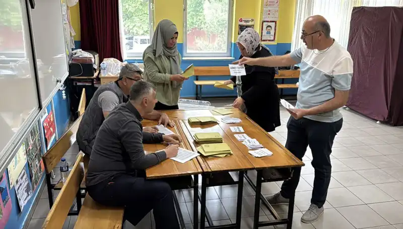 Türkiye'nin 405 Mahalle ve Köyünde Muhtarlık Seçimleri Gerçekleşti