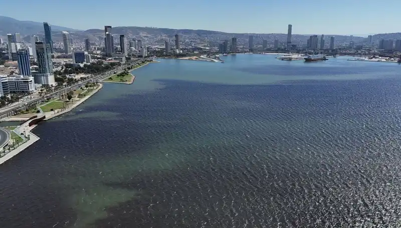 İzmir Körfezi'nde Kötü Koku: Sebebi Nedir ve Çözümü Ne Olacak?