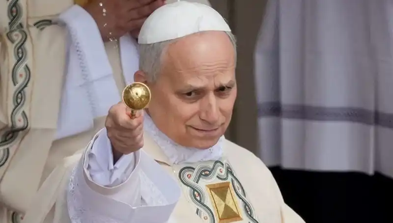 Hollywood'un Parlak Yıldızları ile Papa'nın Gizemli Bağlantısı