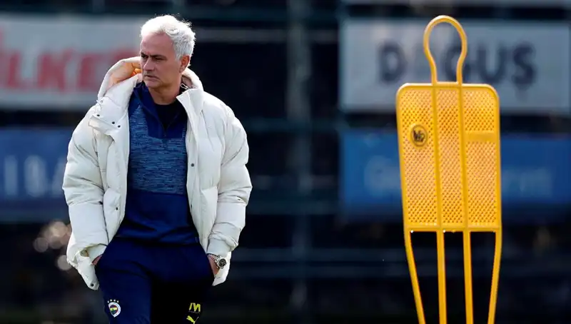 Fatura Mourinho'ya: Futbolun Nabzı Bu Kez Taktiksel Kargaşada Atıyor