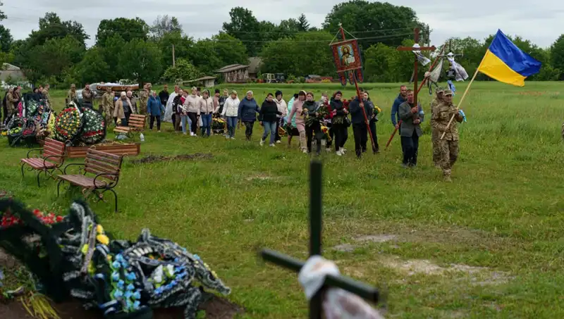 Ukrayna'da Savaşırken Hayatını Kaybeden İngiliz Askerinin Hikayesi