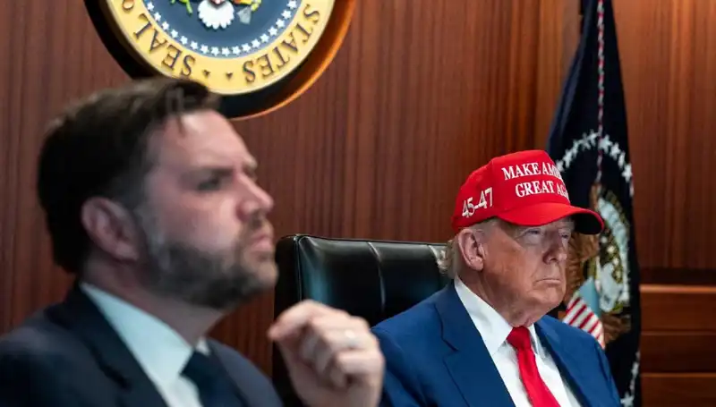 Trump'ın Azil Tasarısı Reddedildi: ABD Siyasi Arenasında Neler Oluyor?