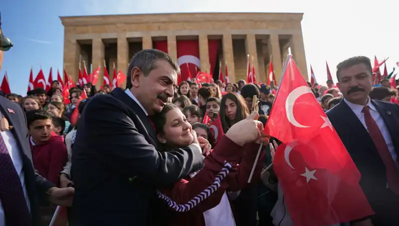 Anıtkabir’de Bakan Tekin: Çocuklarla Birlikte Geçirilen Unutulmaz Anlar