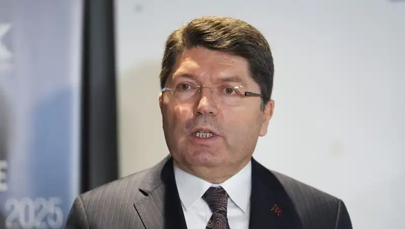 CHP'ye Kayyum Atanması İddiaları: Gerçekler ve Yanlış Bilgiler Açığa Çıkıyor