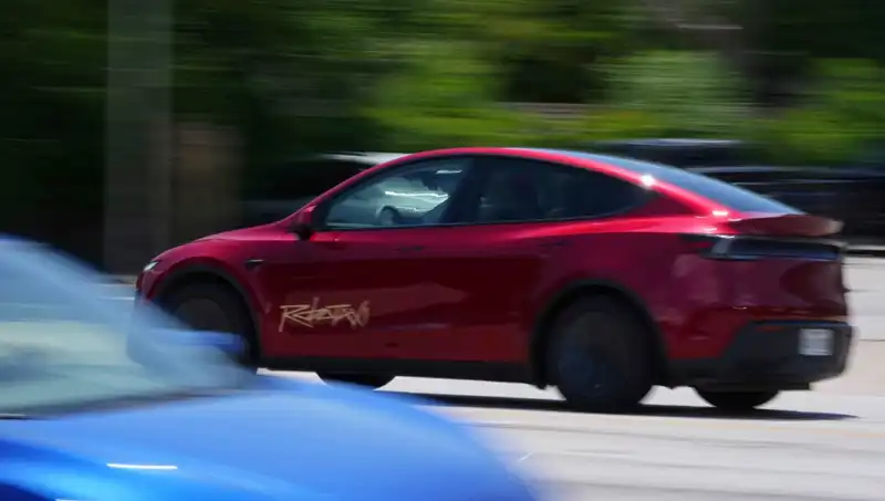 Musk'ın Robotaxi Projesi Büyük Bir Hayal Kırıklığı mı Oluyor?
