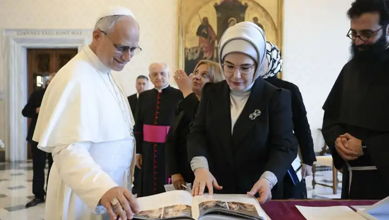 Emine Erdoğan ve Papa Leo’nun Gazze Üzerine Yapılan Tarihi Görüşmesi