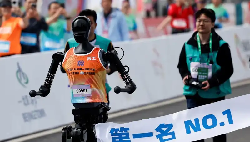 Çinli Robotların Maraton Yarışında İnsanları Geçmesi, Yapay Zeka Devrimini Hızlandırıyor