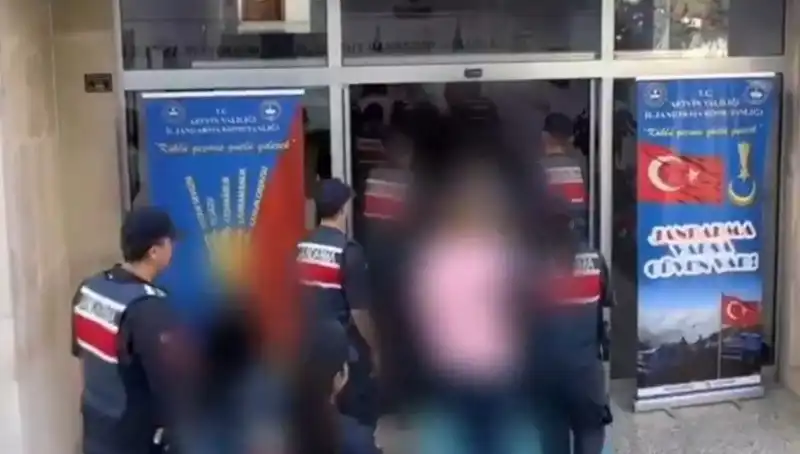 30 İlde Büyük FETÖ Operasyonu: 65 Kişi Tutuklandı!