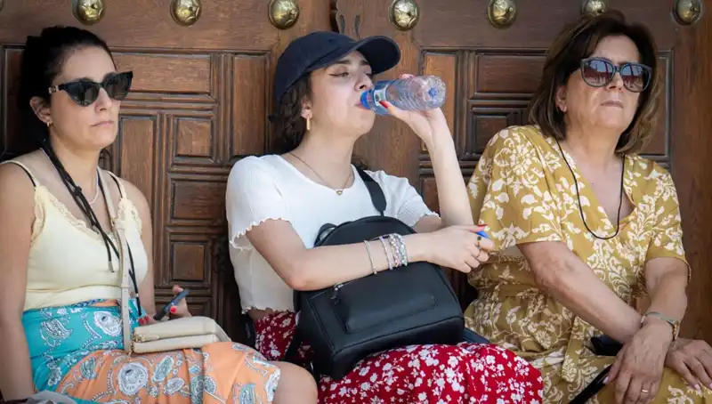 Türkiye'de Sıcaklık Rekoru: 23 İl 40 Derecenin Üzerine Çıkıyor!