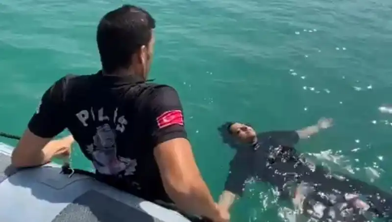 Gözler Önünde Baraj Gölüne Düşen Kadını Kurtaran Gemi Adamlarının Kahramanlığı