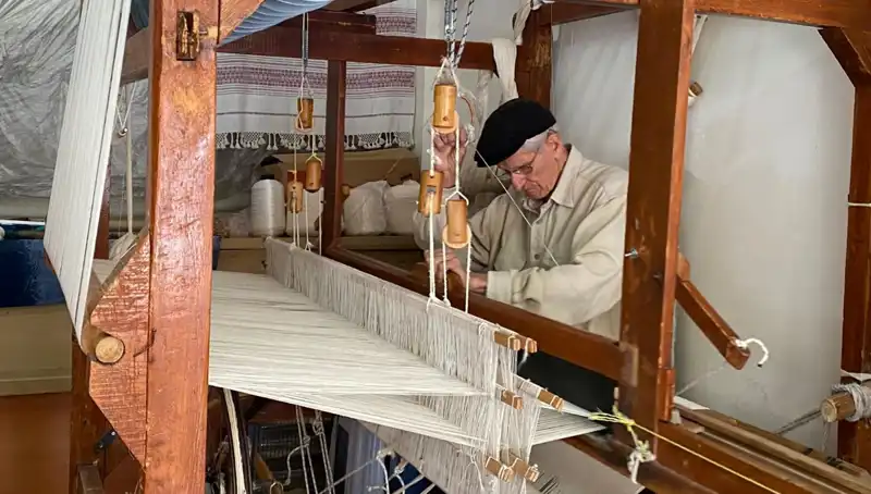 62 Yıldır İpleri Sanata Dönüştüren Usta: Hayat Hikayesi ve İlham Verici Eserleri
