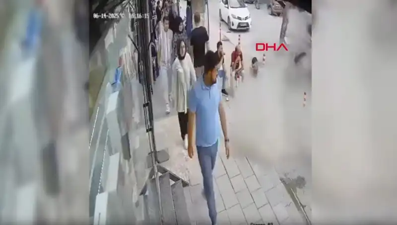 TIR Pastiği Patladı, Şehirde Korku Dolu Anlar Yaşandı!