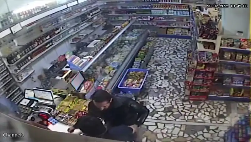 Cezaevi Firarisi Markette Kaos Yarattı: Bıçak ve Mermerle Dehşet Anları