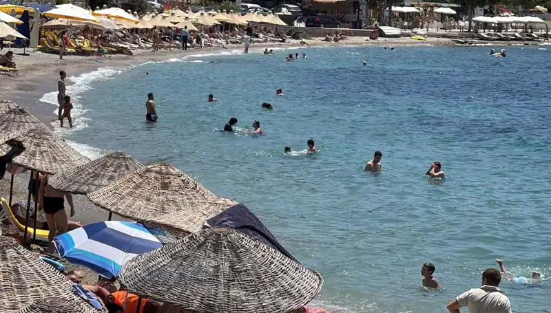 Yazın Kavurucu Sıcakları Başladı: Plajlar Dolup Taşacak!