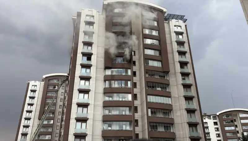 Ankara'da Yükselen Alevler: 14 Katlı Binada Yangın Felaketi