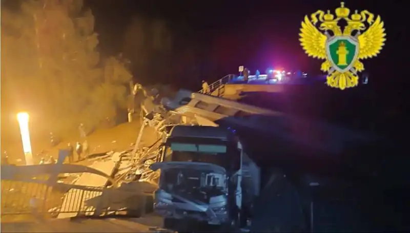 Rusya’da Köprü Çökmesi ve Tren Kazası: Kaos ve Can Kayıpları