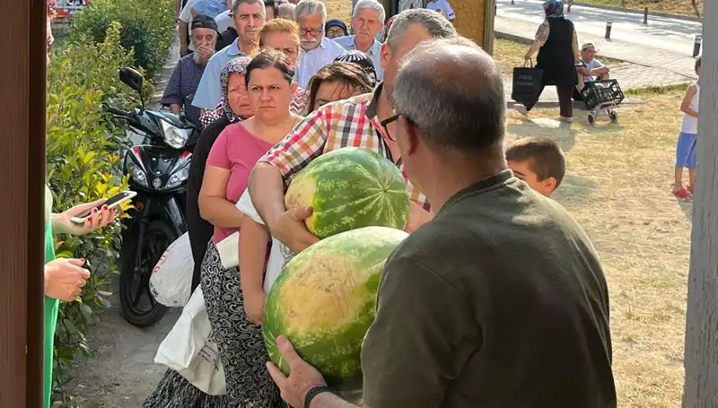 Tarlalı Düşler: Ürünler Bedava Dağıtıldı, Ama Neden?