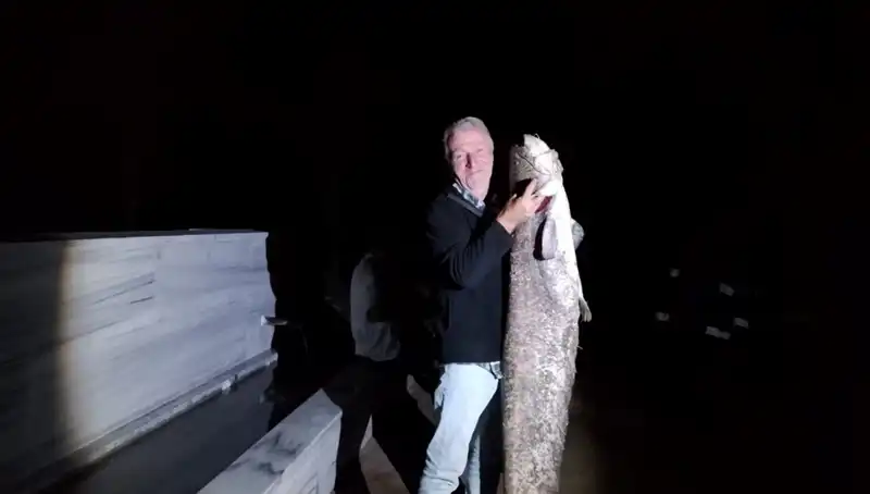 40 Kilo Ağırlığında Dev Balık Barajda Oltaya Takıldı