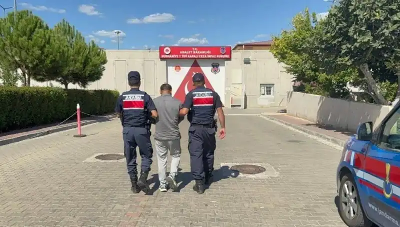 44 Yıl Hapis Cezasıyla Aranan Şahsı, Edremit'te Yakalandı!