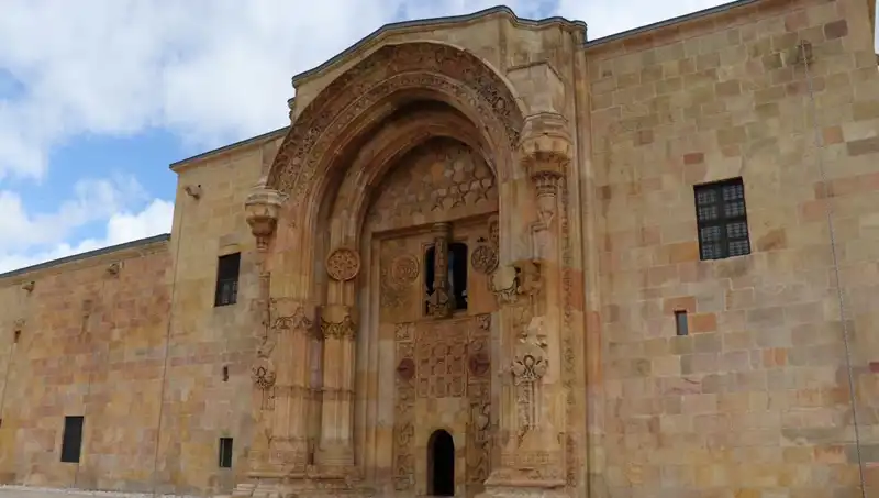 Divriği Ulu Camii ve Darüşşifası: Ziyaretçi Akınına Hazır Mucizevi Bir Eser