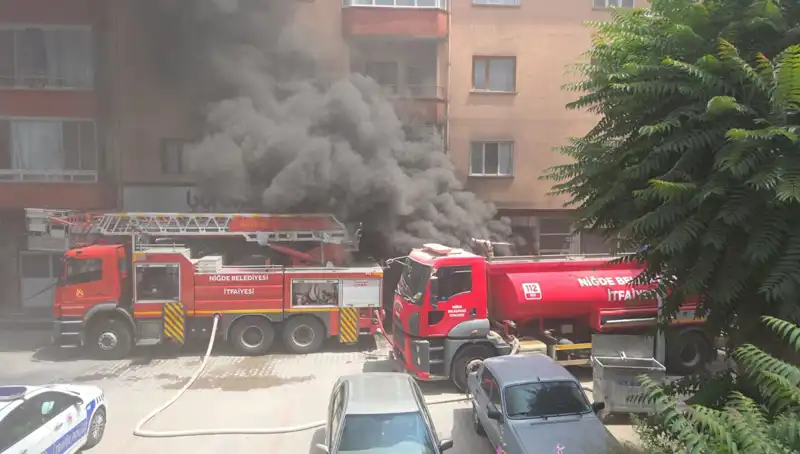 Niğde’de Beyaz Eşya Deposunda Çıkan Yangın Büyük Şaşkınlık Yarattı