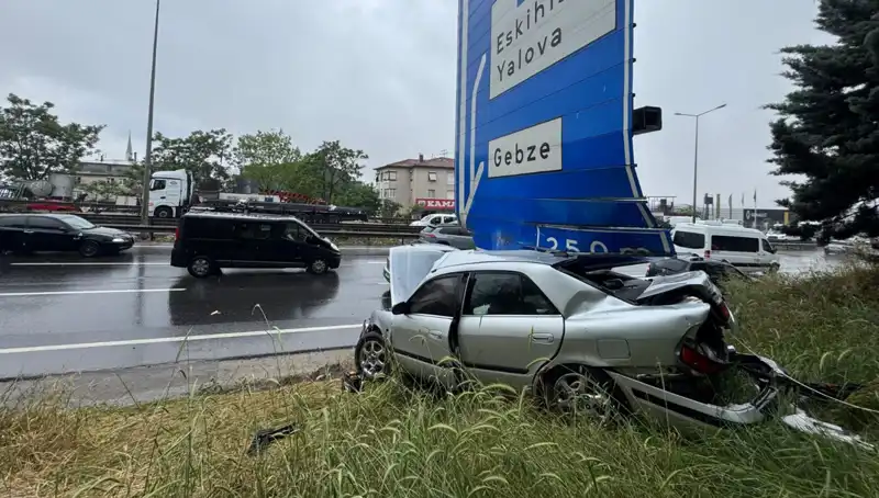 Trafik Levzasına Çarpan Araçta Yaralı Vatandaş: Olay Anı ve Detaylar